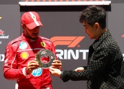 开云APP-雷诺车队力克红牛二队，汉密尔顿点燃赛场的简单介绍