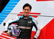 开云体育中国-雷诺车队鏖战梅赛德斯，周冠宇点燃赛场