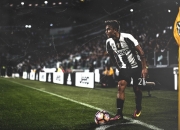 开云体育-一柱擎天！浓眉统治攻防，湖人死里逃生