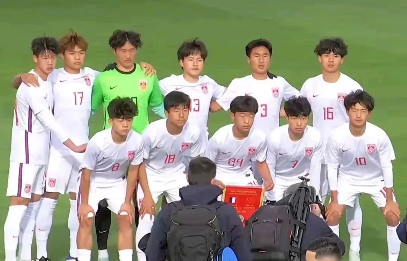 喀麦隆球员在比赛中展现出了出色的表现 喀麦隆球员在比赛中展现出了出色的表现