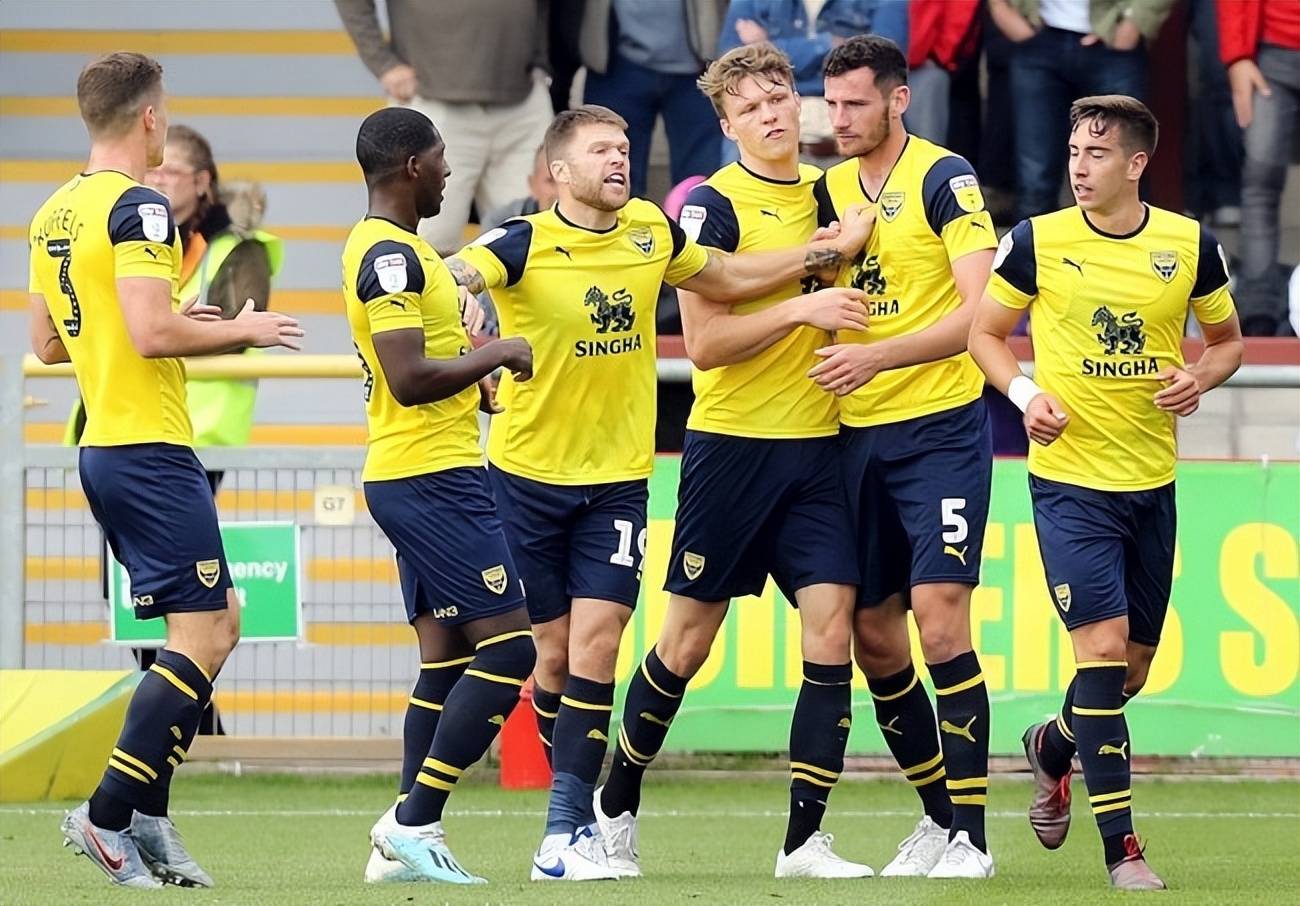 莱切斯特城主场大胜,冲击前列的简单介绍 莱切斯特城主场大胜,冲击前列的简单介绍