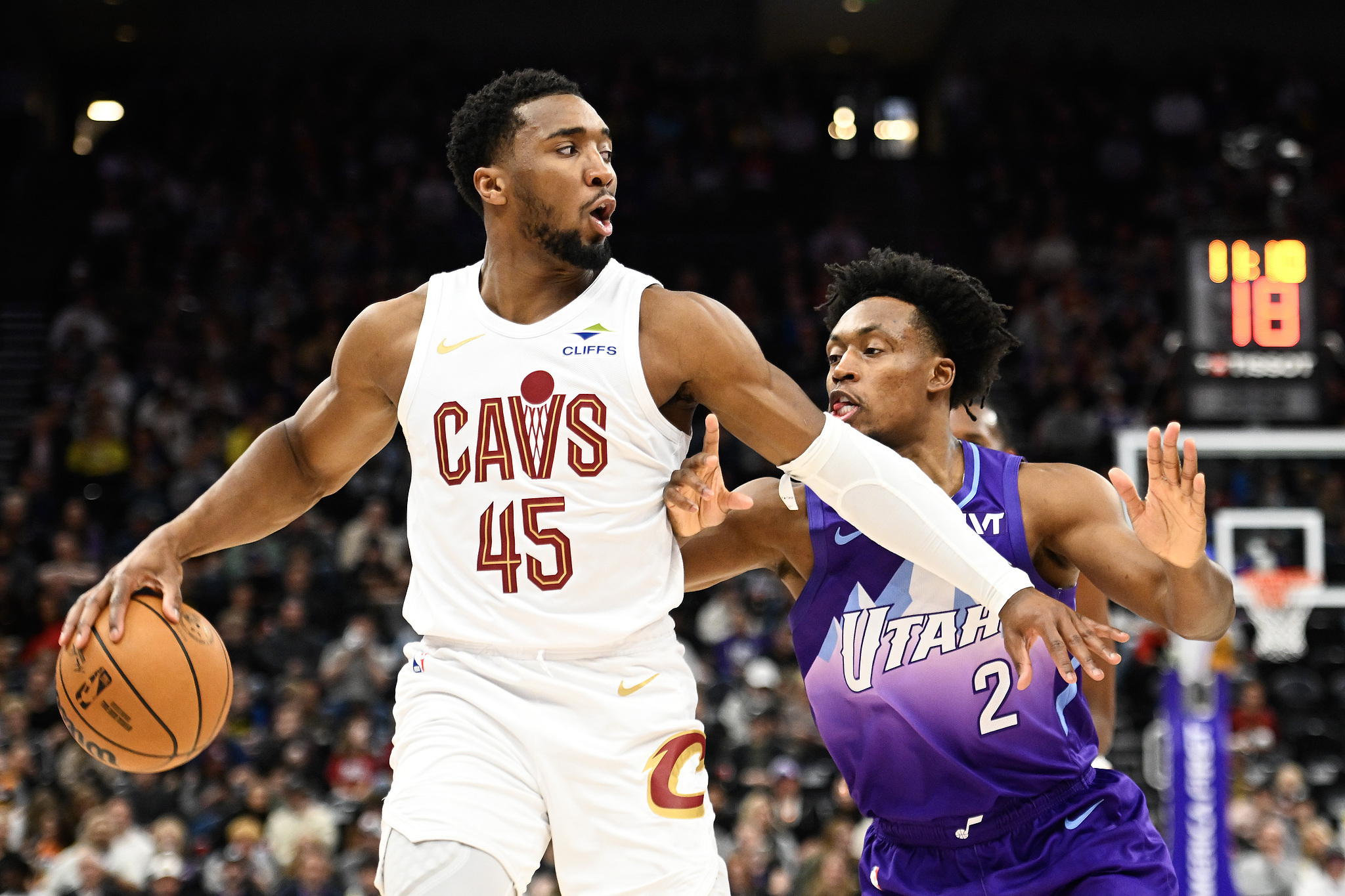 爵士队内交锋升级！米切尔和戈贝尔矛盾加剧