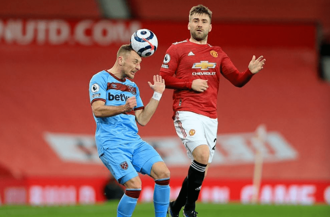 包含丹麦队连战连捷，积分榜稳居前列的词条