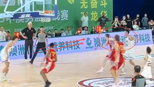 精彩比拼！国际篮球赛场空前悬疑