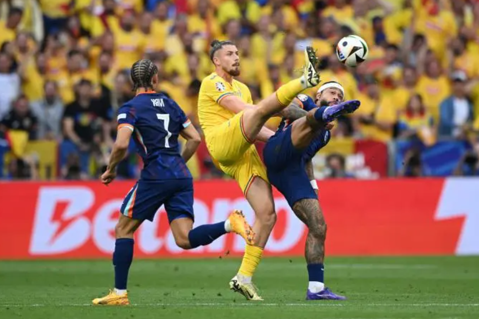 荷兰击败葡萄牙欧预赛领先优势锐减 荷兰击败葡萄牙欧预赛领先优势锐减