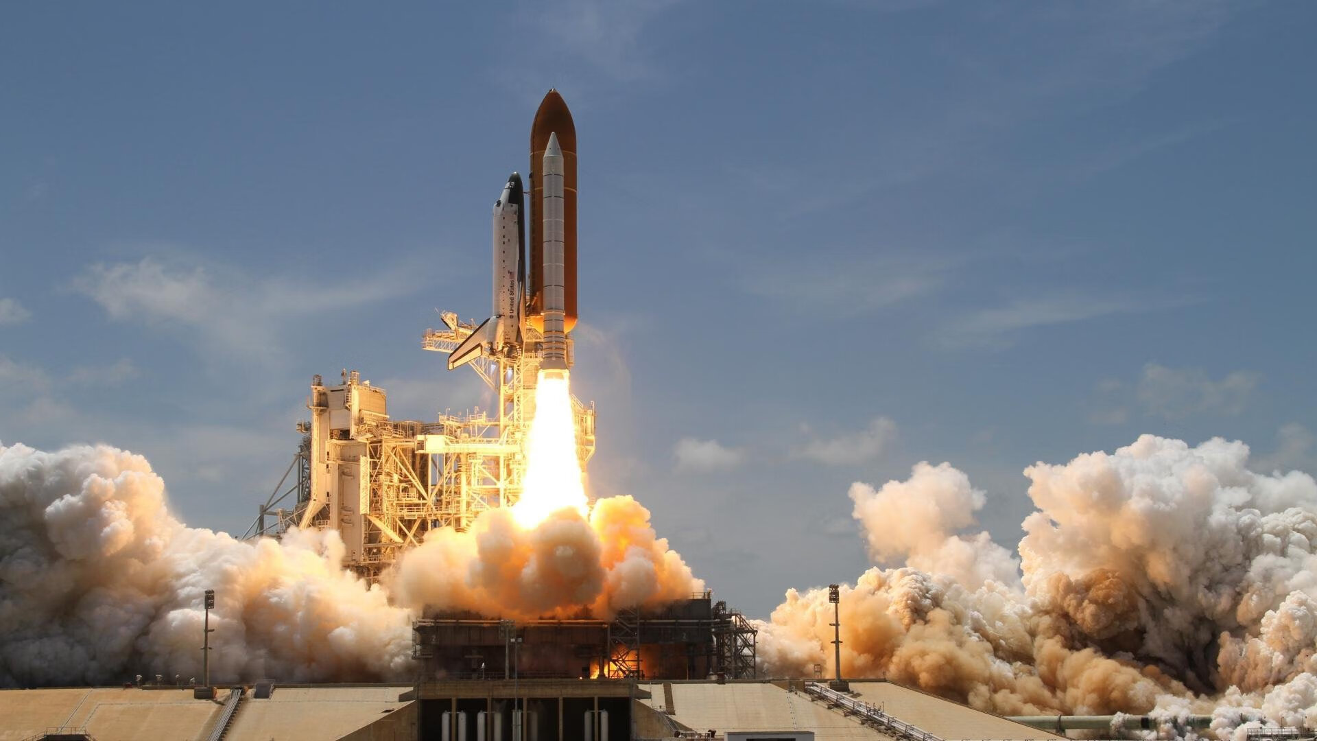 哈利伯顿带队取胜与火箭狂胜北京队，篮球之夜的辉煌双响炮