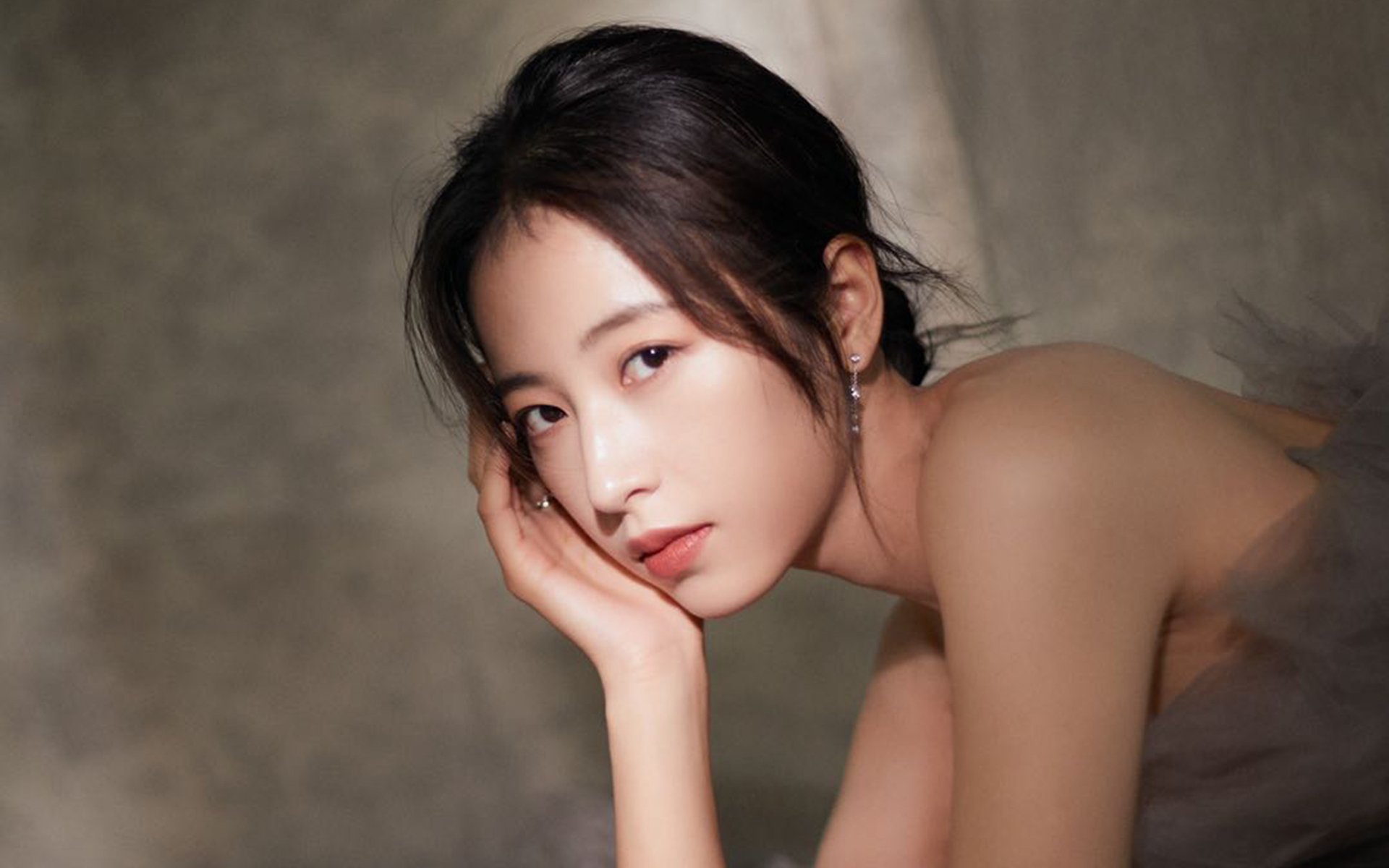 欧冠淘汰赛之夜,奥亚尔萨瓦尔的高能狂飙