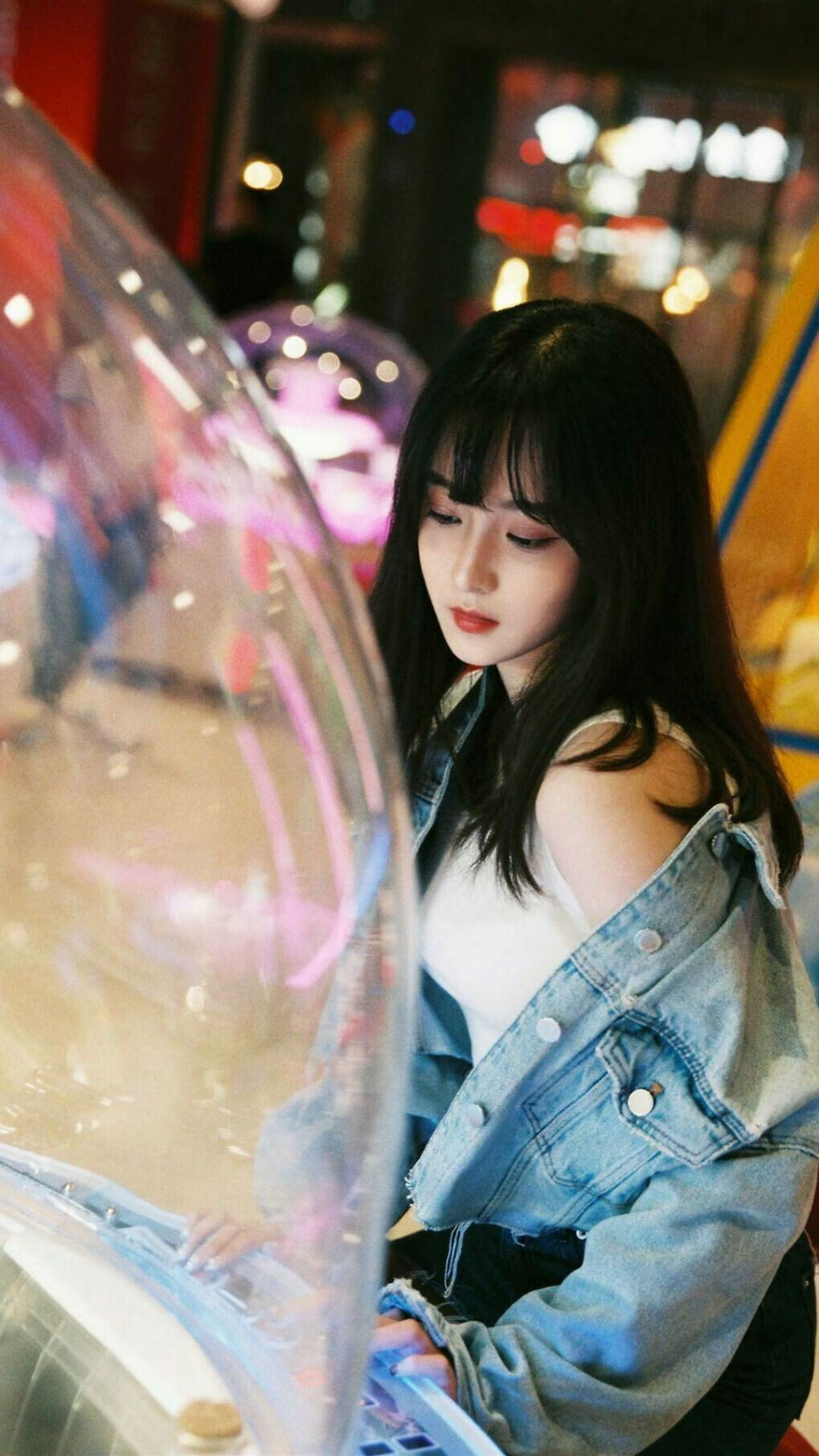 赛道上的抢七大战，维斯塔潘公牛式超车决胜，于凯尔特人弯带走冠军